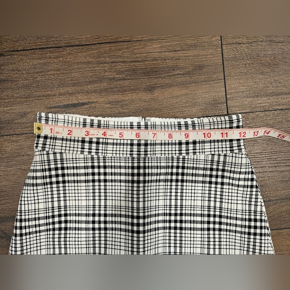 Theory Plaid Mini Skirt - SIZE 0 - Picture 8 of 13